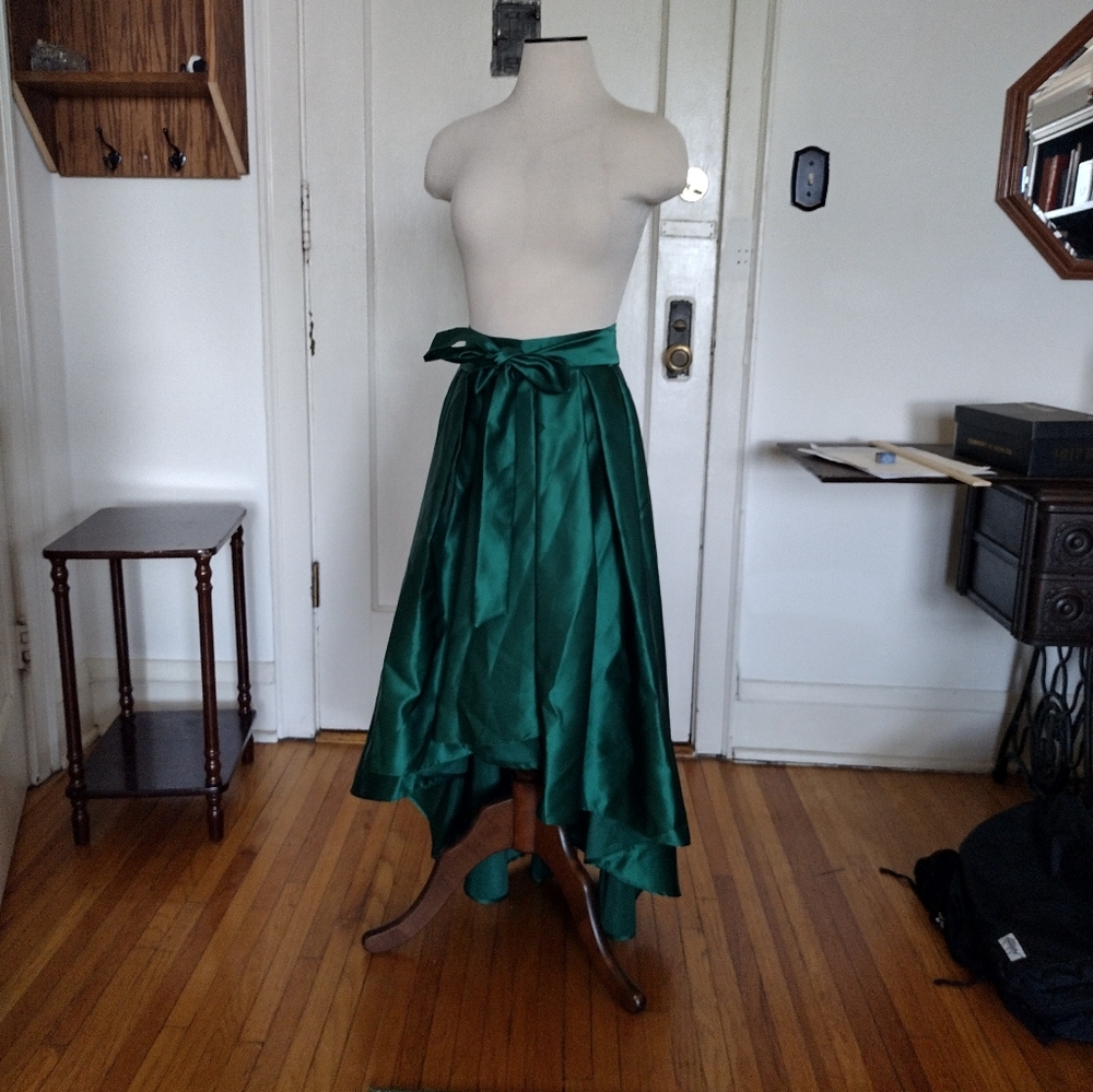 NWT Evergreen Satin Skirt